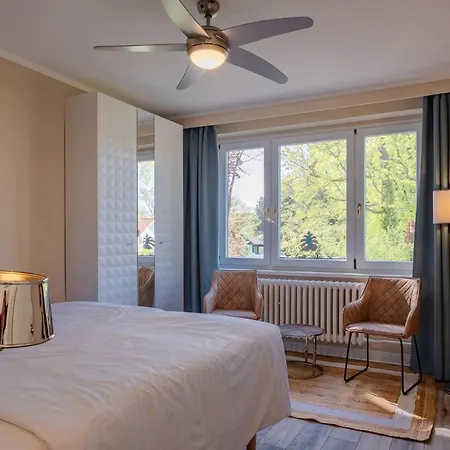 Hotel Waterfront21 & 4*