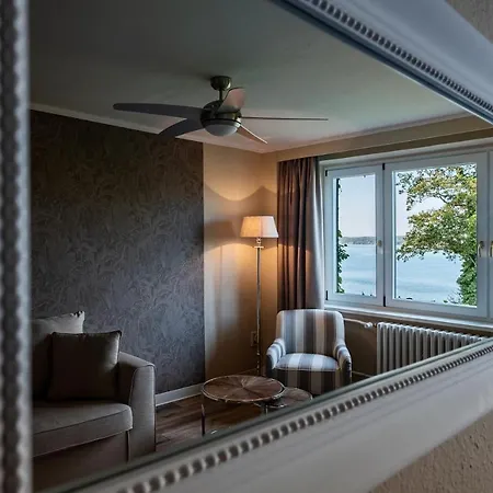 Hotel Waterfront21 & 4*