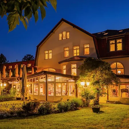 Waterfront21 & Hotel 4*