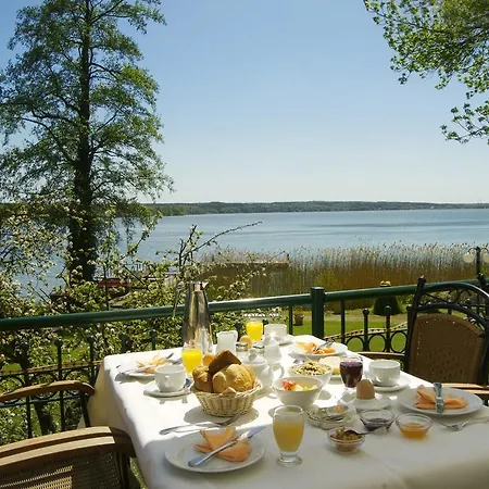 Waterfront21 & Hotel 4*