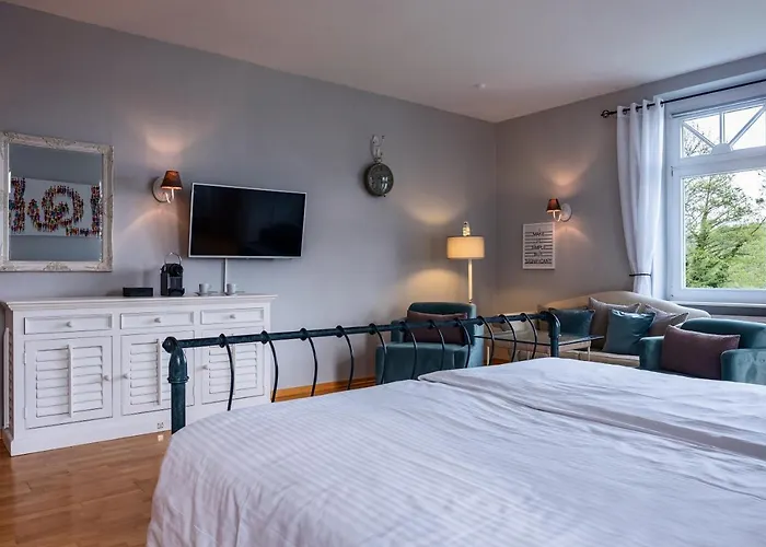 Waterfront21 & Hotel 4*